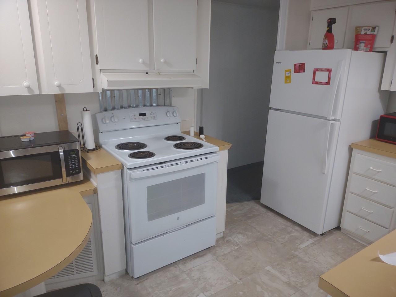 6122 141st Avenue North - Photo 5 of 6