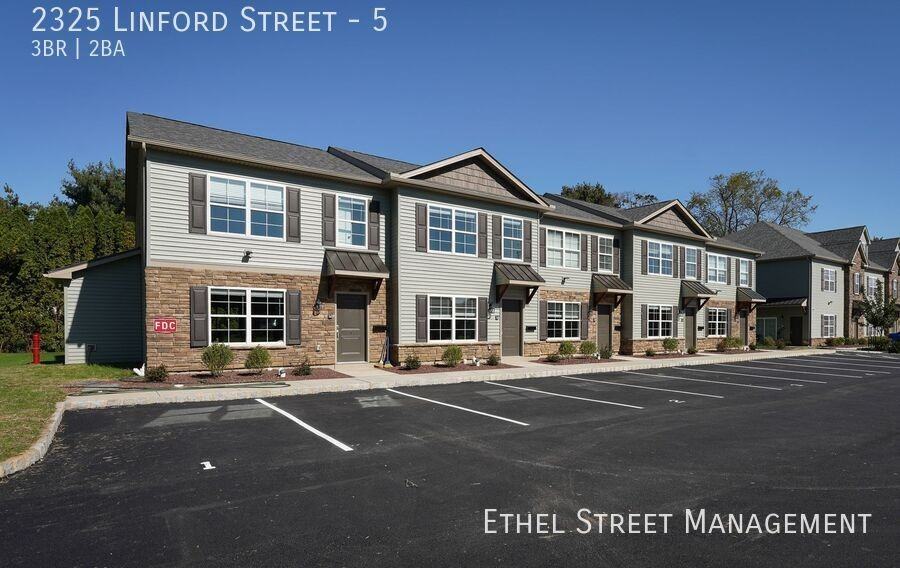 2325 Linford St #5 - Photo 2 of 25