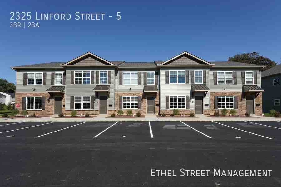 2325 Linford St #5 - Photo 3 of 25