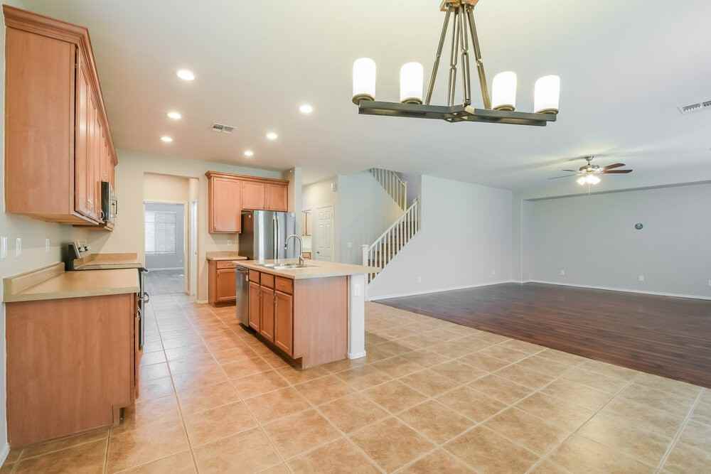 3441 W Galvin St - Photo 6 of 17