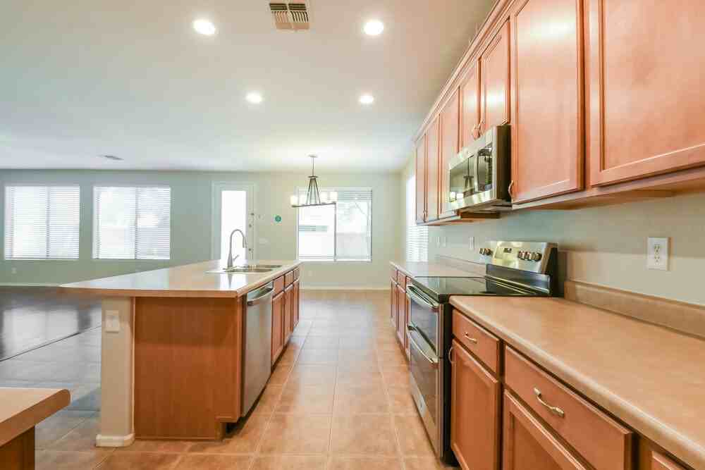 3441 W Galvin St - Photo 7 of 17