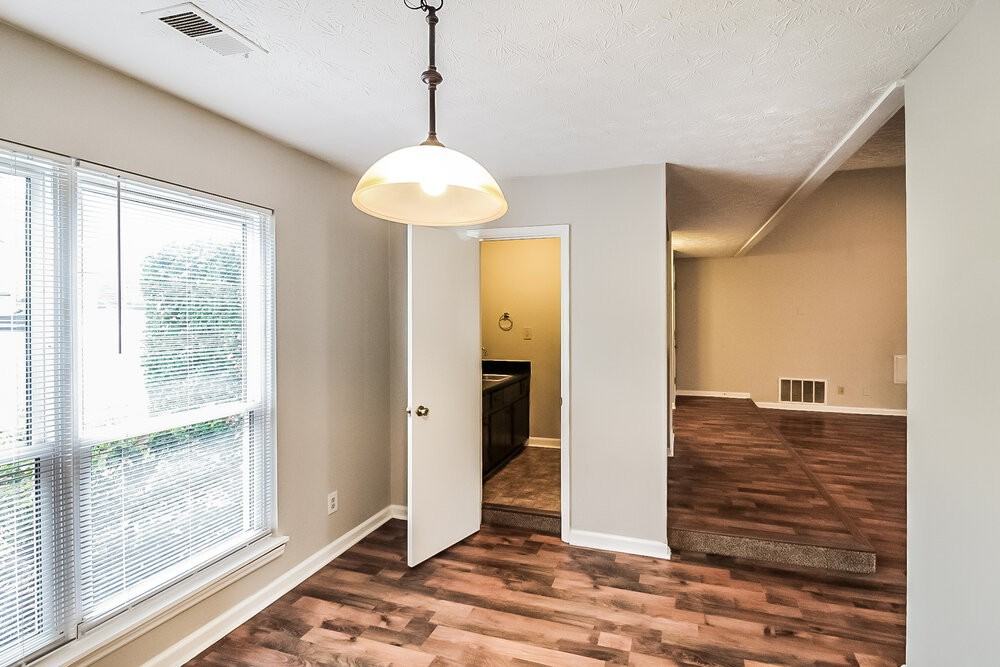 2468 Mistletoe Ln - Photo 6 of 16