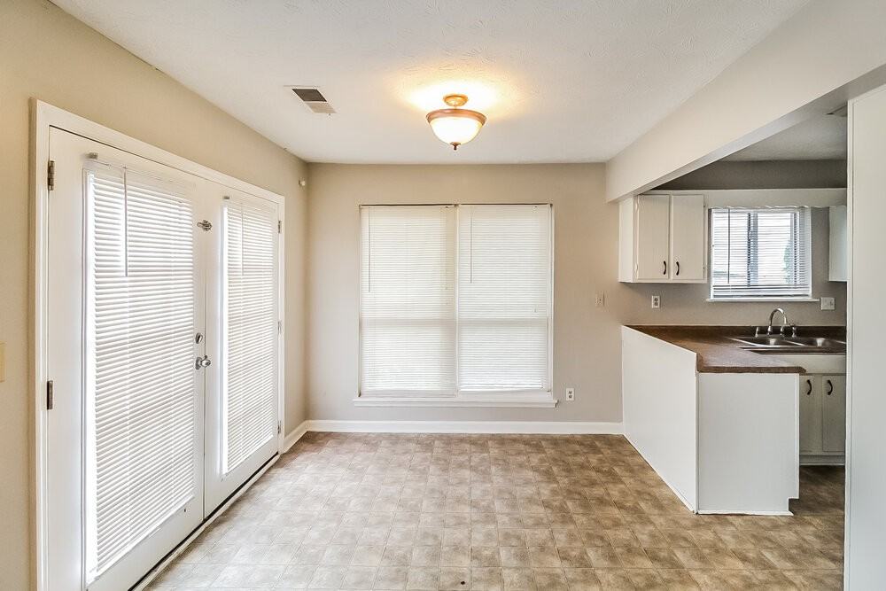 2468 Mistletoe Ln - Photo 7 of 16