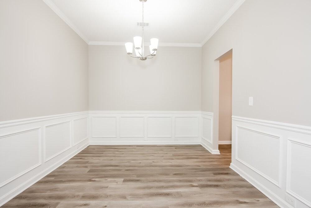 150 Stillwood Dr - Photo 5 of 17