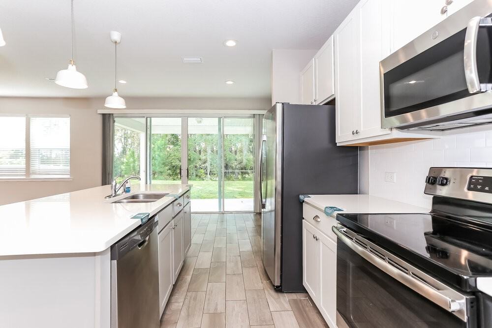 3528 Bradley Creek Pkwy - Photo 7 of 17