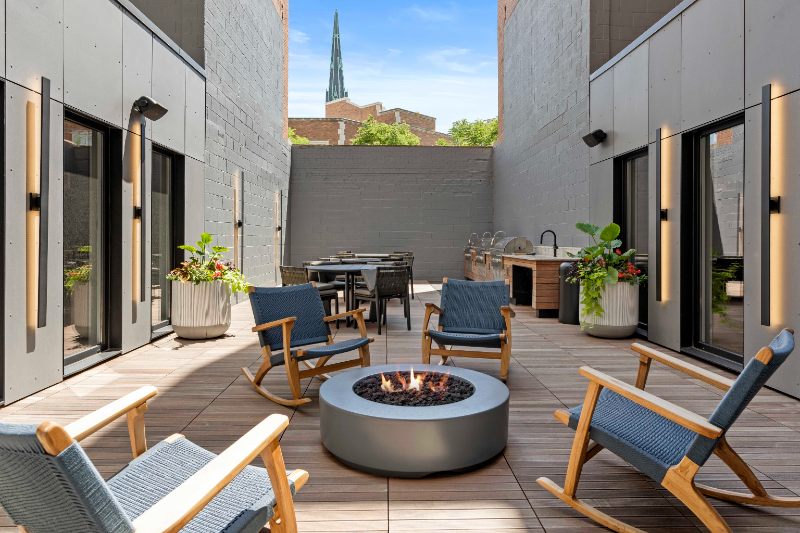 191 N Ashland Ave - Photo 7 of 8