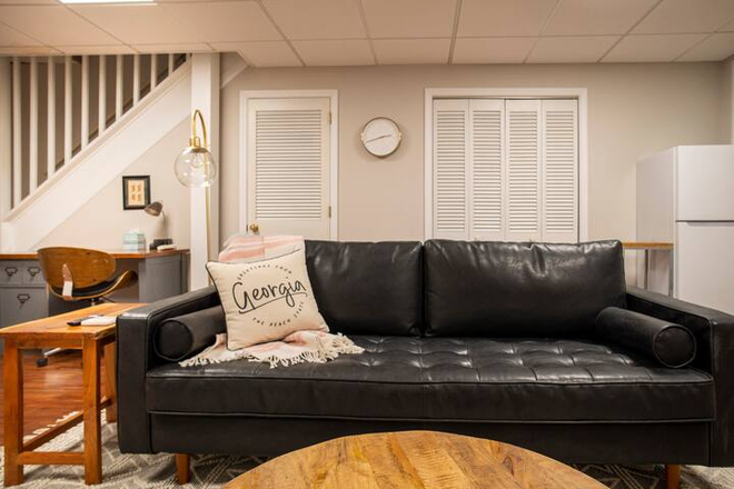 692 N Superior Ave #3 - Photo 5 of 9