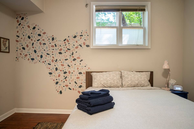 692 N Superior Ave #3 - Photo 7 of 9