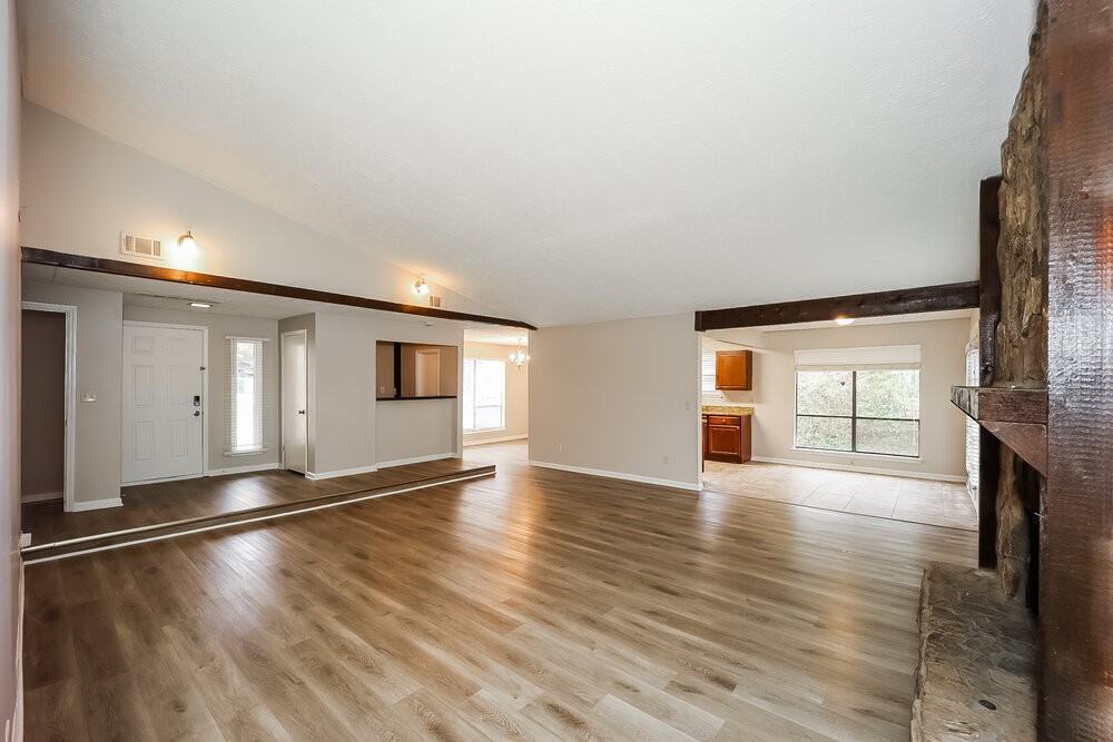 8866 Wellston Ct - Photo 4 of 16