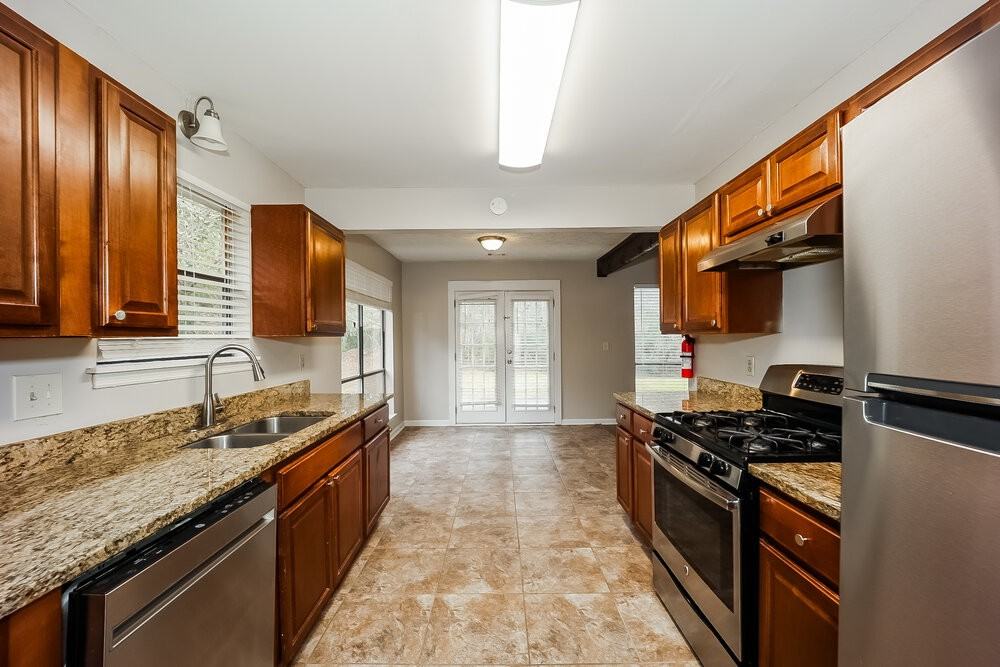 8866 Wellston Ct - Photo 7 of 16