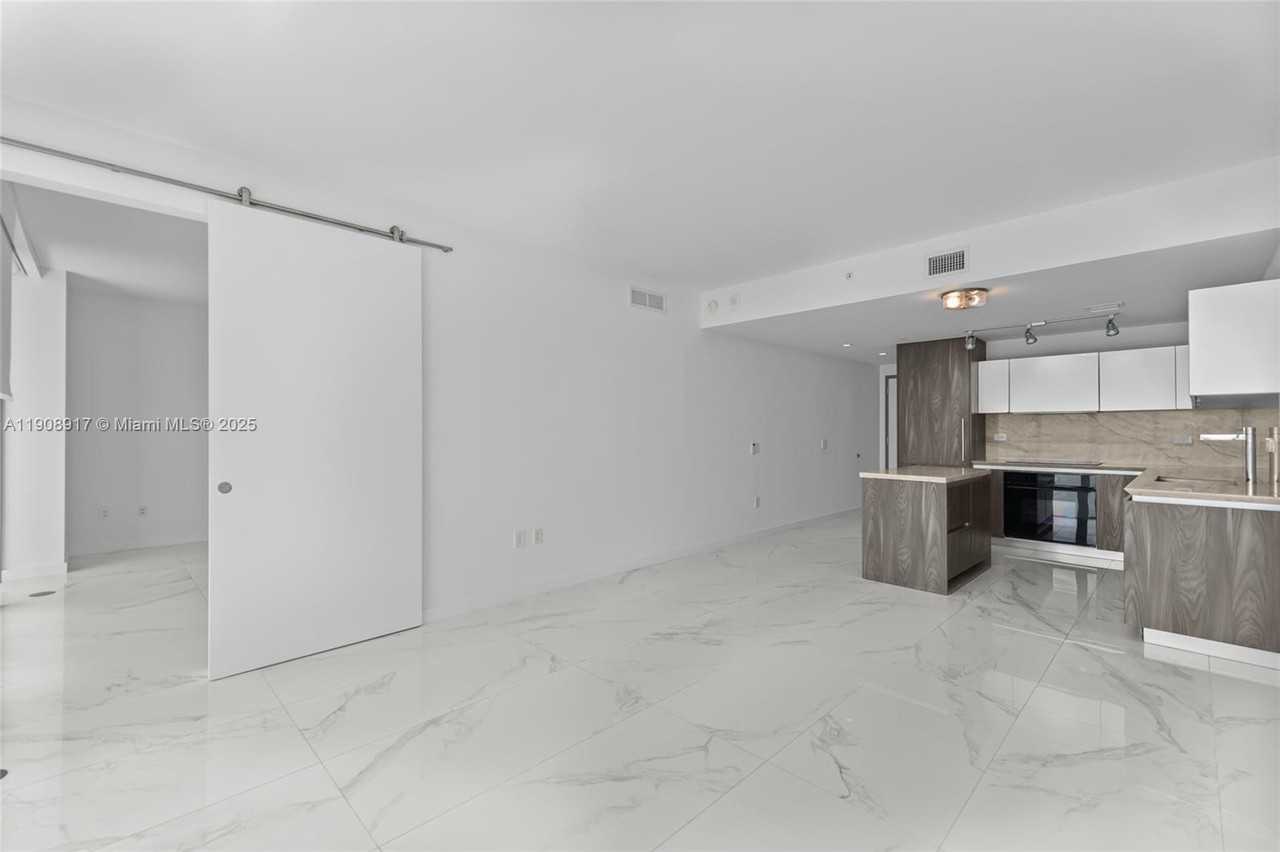 NE 32nd St & Biscayne Blvd - Photo 3 of 18