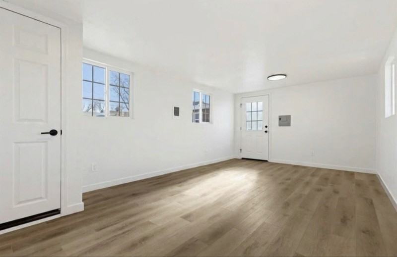 2426 W Ona St - Photo 2 of 6