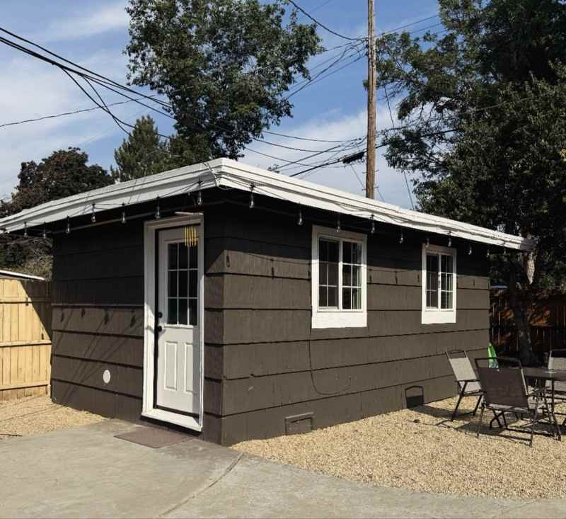 2426 W Ona St - Photo 3 of 6