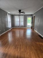 featured image of 252 S Oak St