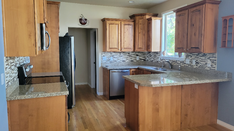 807 E Whisper Cove Rd - Photo 3 of 10