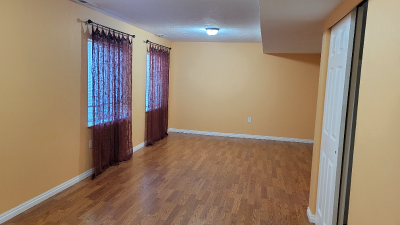 807 E Whisper Cove Rd - Photo 6 of 10