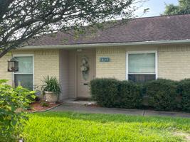 featured image of 2703 Walnut Hollow St