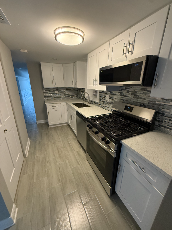 8509 S Brandon Ave #B - Photo 2 of 12