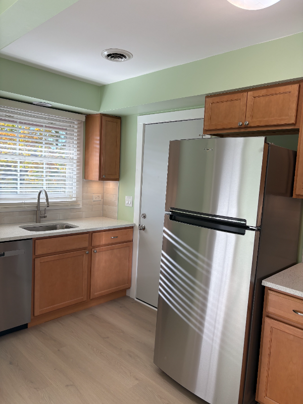 235 Washington Sq #C - Photo 4 of 11