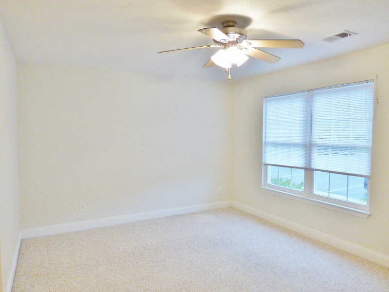 103 12th St #B - Photo 7 of 18