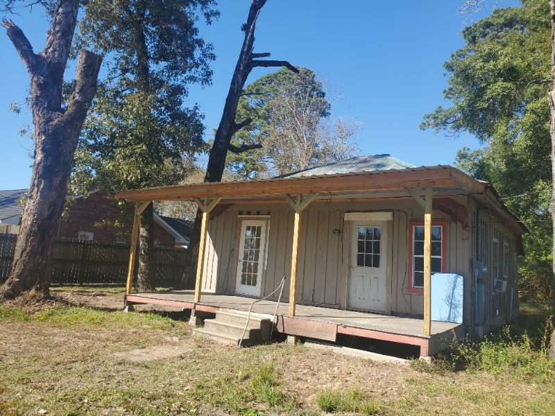 614 4th St - Photo 2 of 5