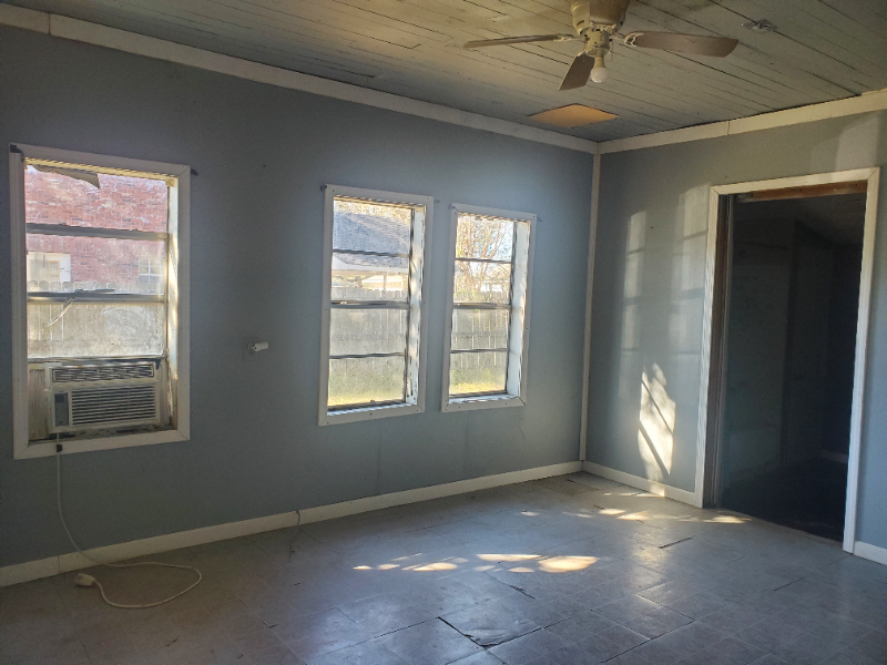 614 4th St - Photo 5 of 5