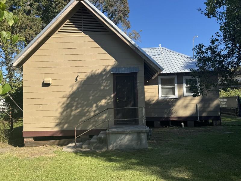 4863 Douglas Ave - Photo 3 of 11