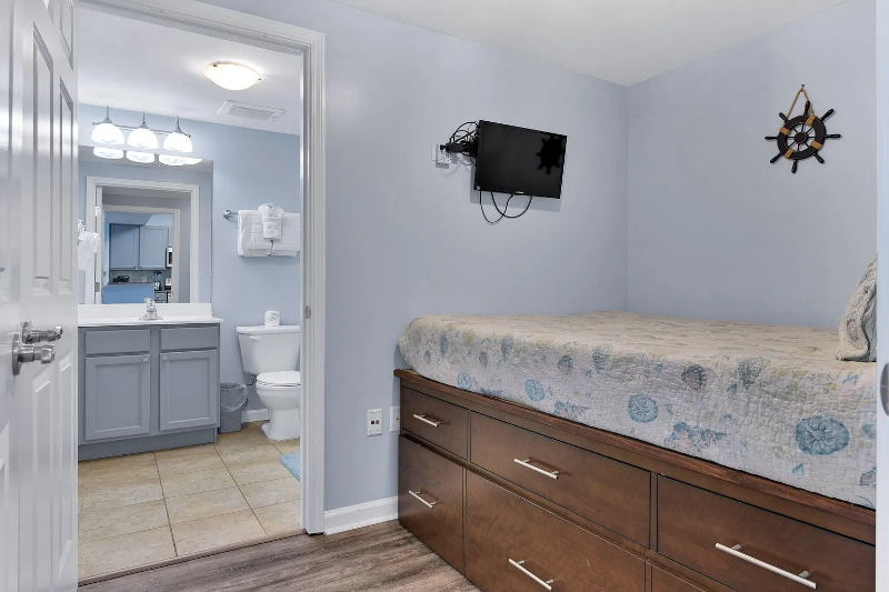 4203 Indian Bayou Trl #1806 - Photo 2 of 20