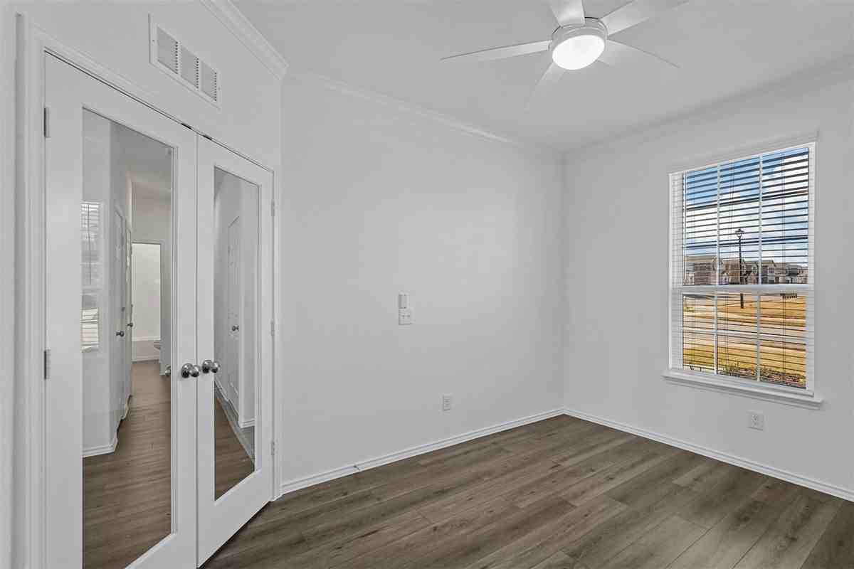 606 Agarita Way - Photo 5 of 9