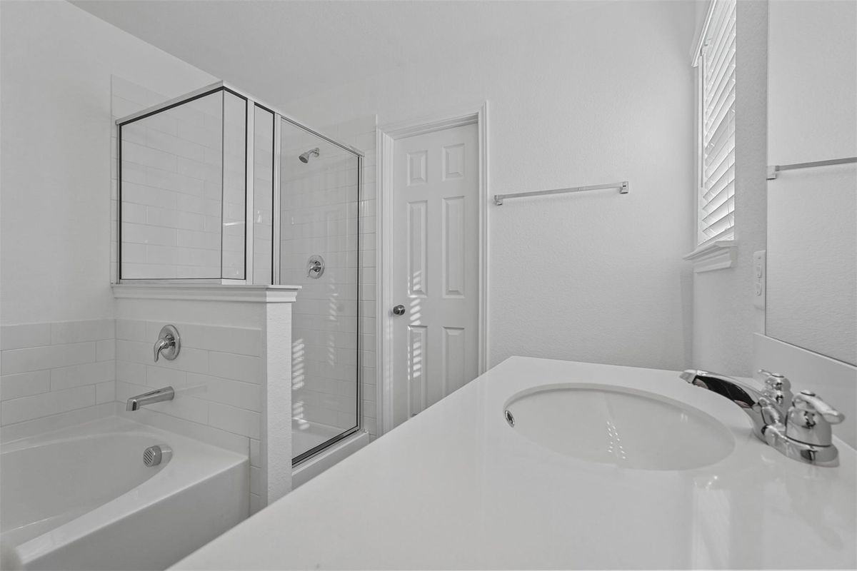 606 Agarita Way - Photo 7 of 9