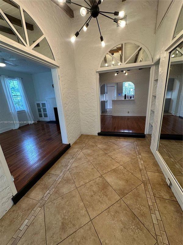 411 Sw 19th St - Photo 3 of 8