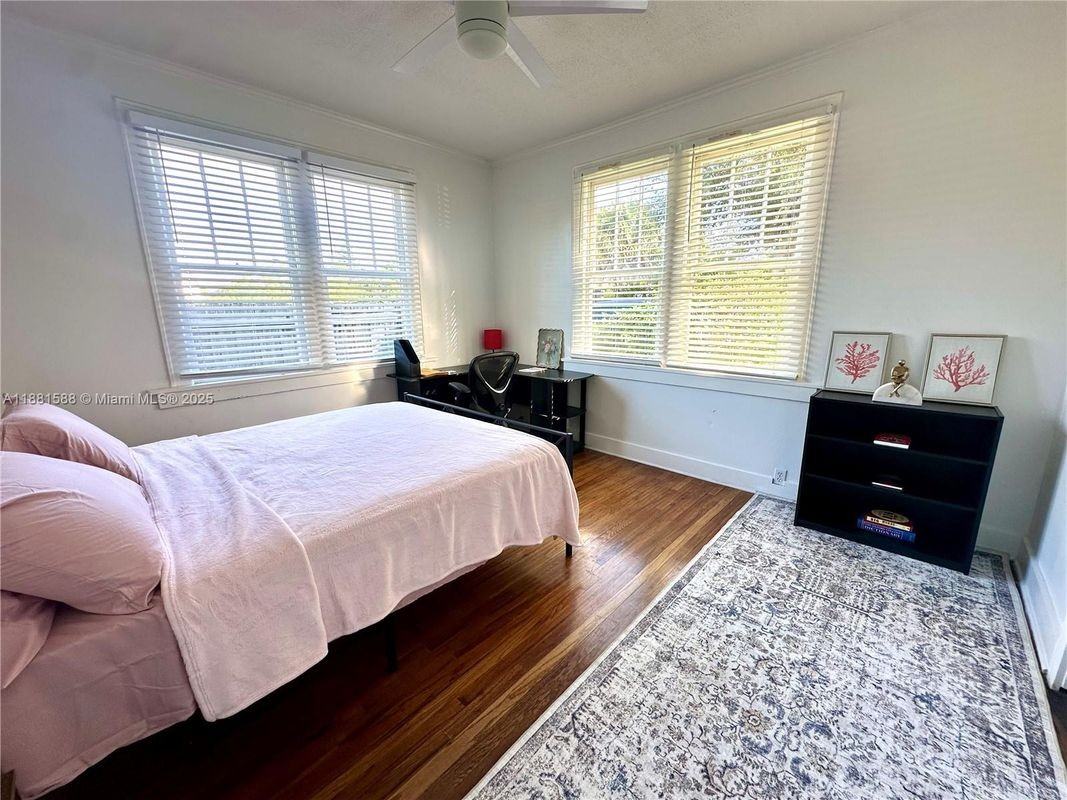 411 Sw 19th St - Photo 7 of 8