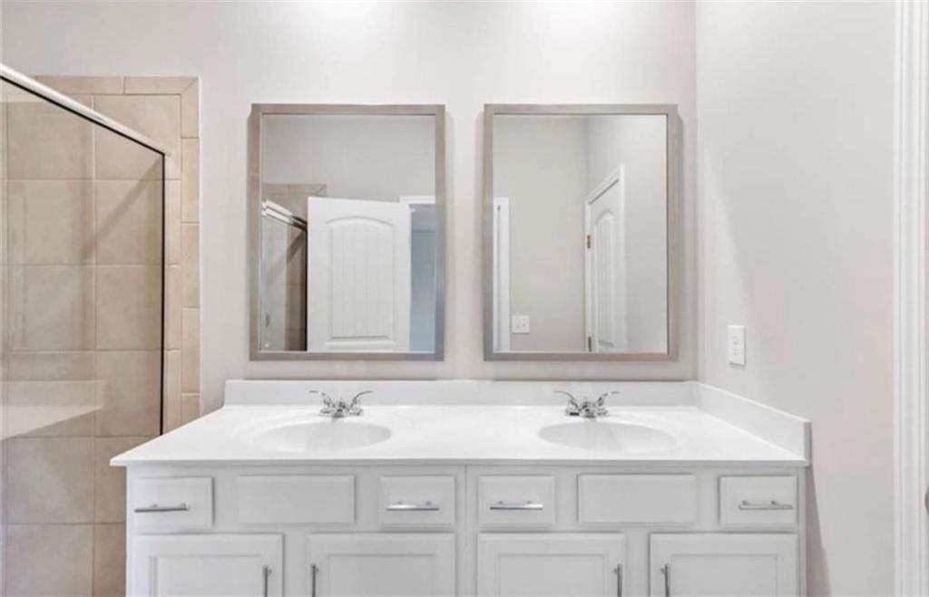 717 St James Pl - Photo 6 of 13