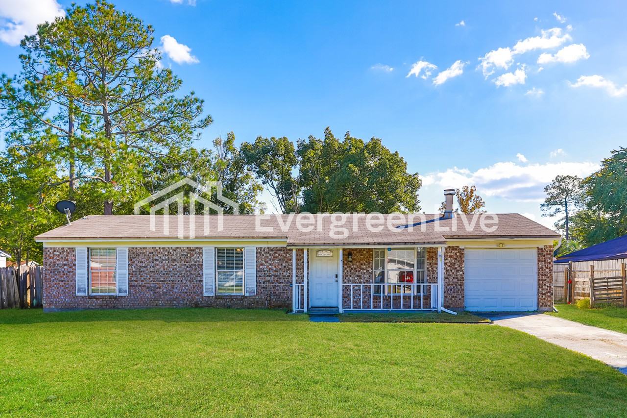 229 Evergreen Ln - Photo 2 of 16