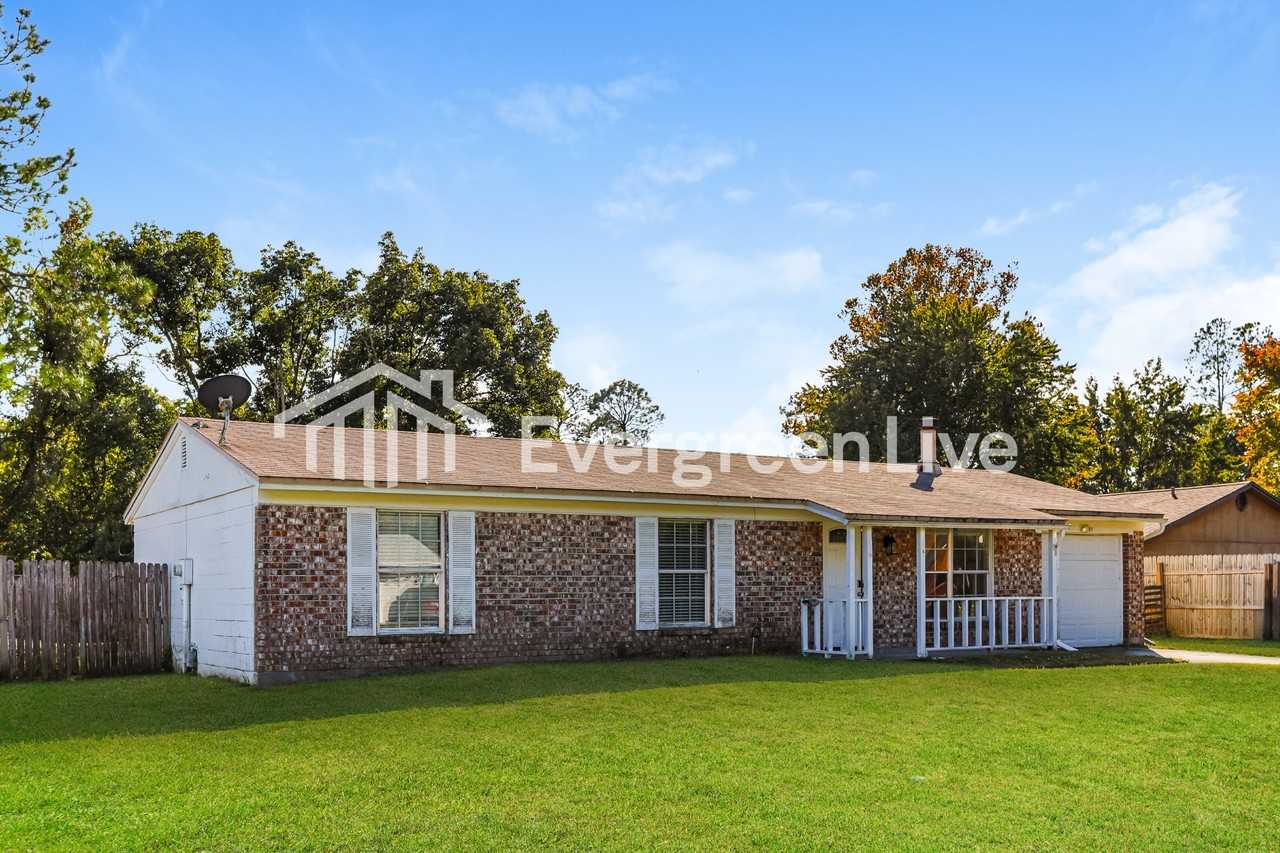 229 Evergreen Ln - Photo 3 of 16