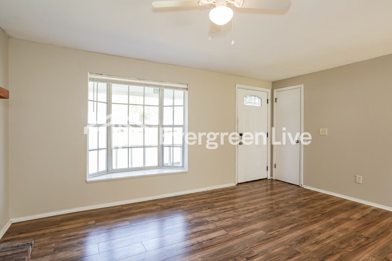 229 Evergreen Ln - Photo 5 of 16