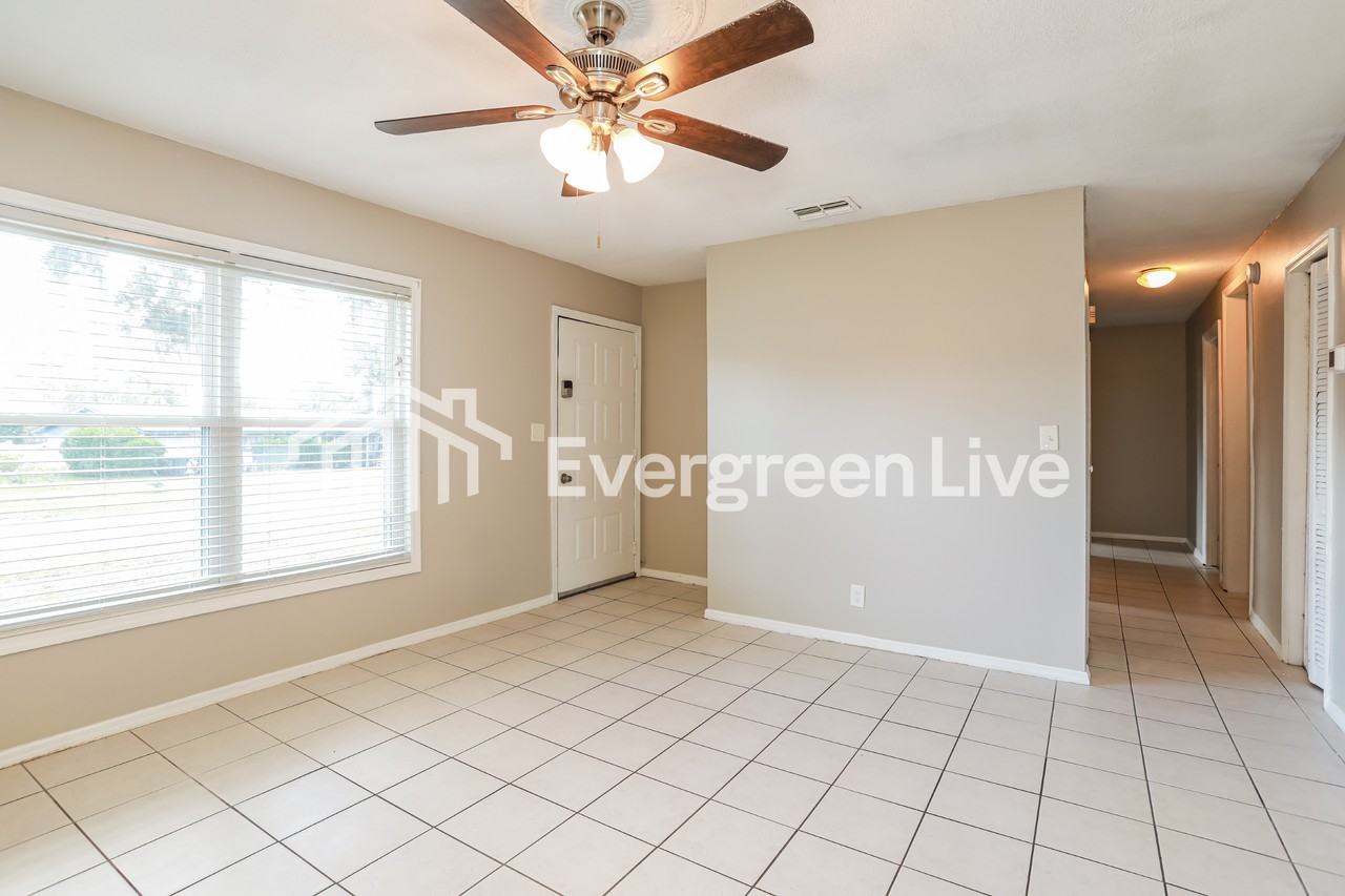 7807 Knoll Dr N - Photo 5 of 16