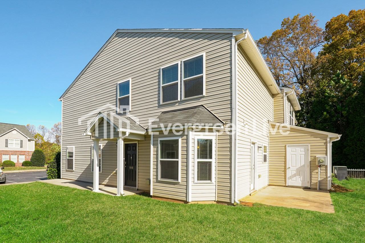 888 Federal Hall Ln - Photo 3 of 16