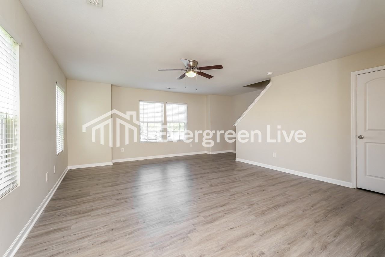 888 Federal Hall Ln - Photo 7 of 16