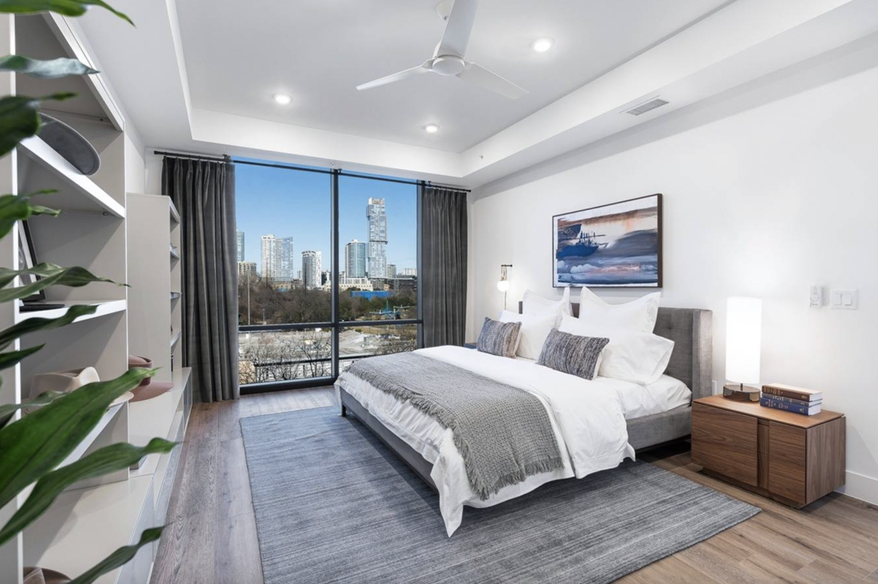 1003 Barton Springs Road - Photo 7 of 17