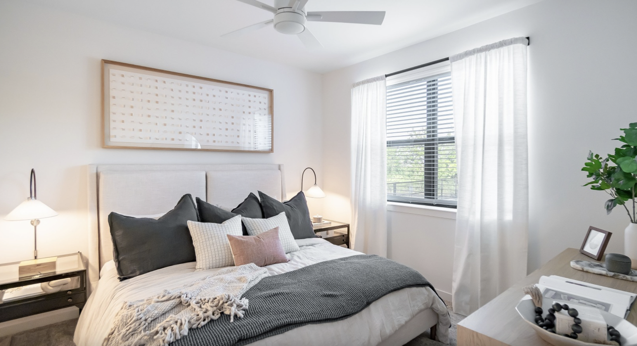 7511 Burleson Road - Photo 6 of 14