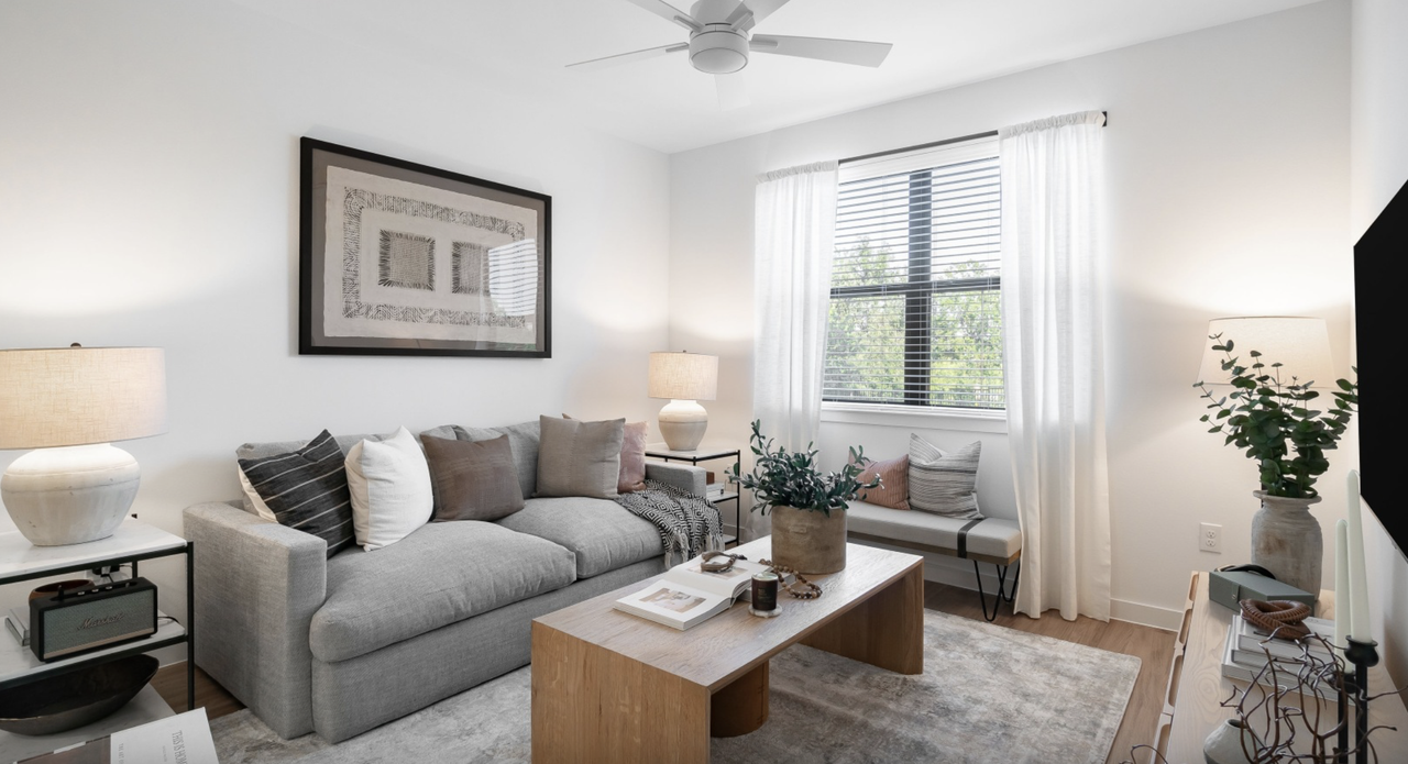 7511 Burleson Road - Photo 3 of 14