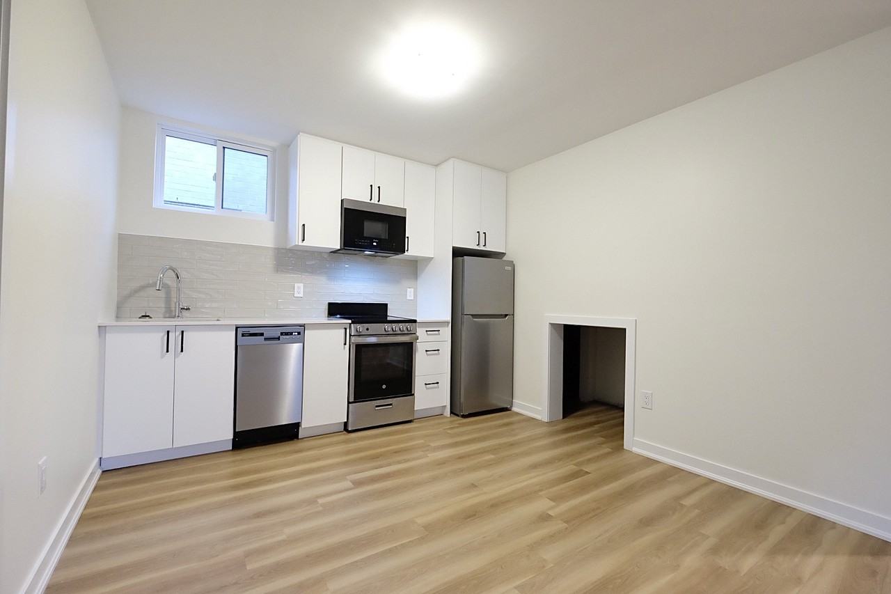 636 Hochelaga Street #B - Photo 2 of 6