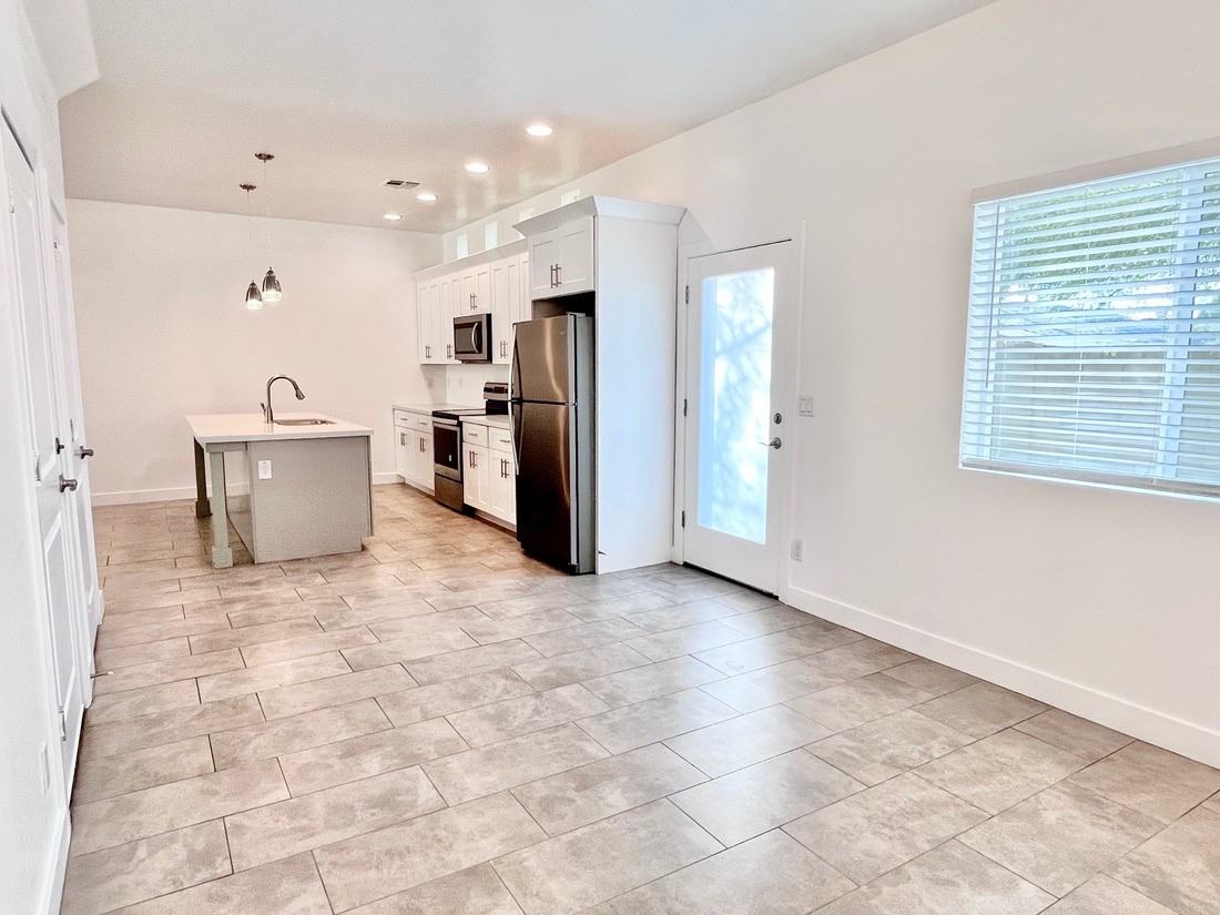 3000 N 37th St #10 - Photo 2 of 41