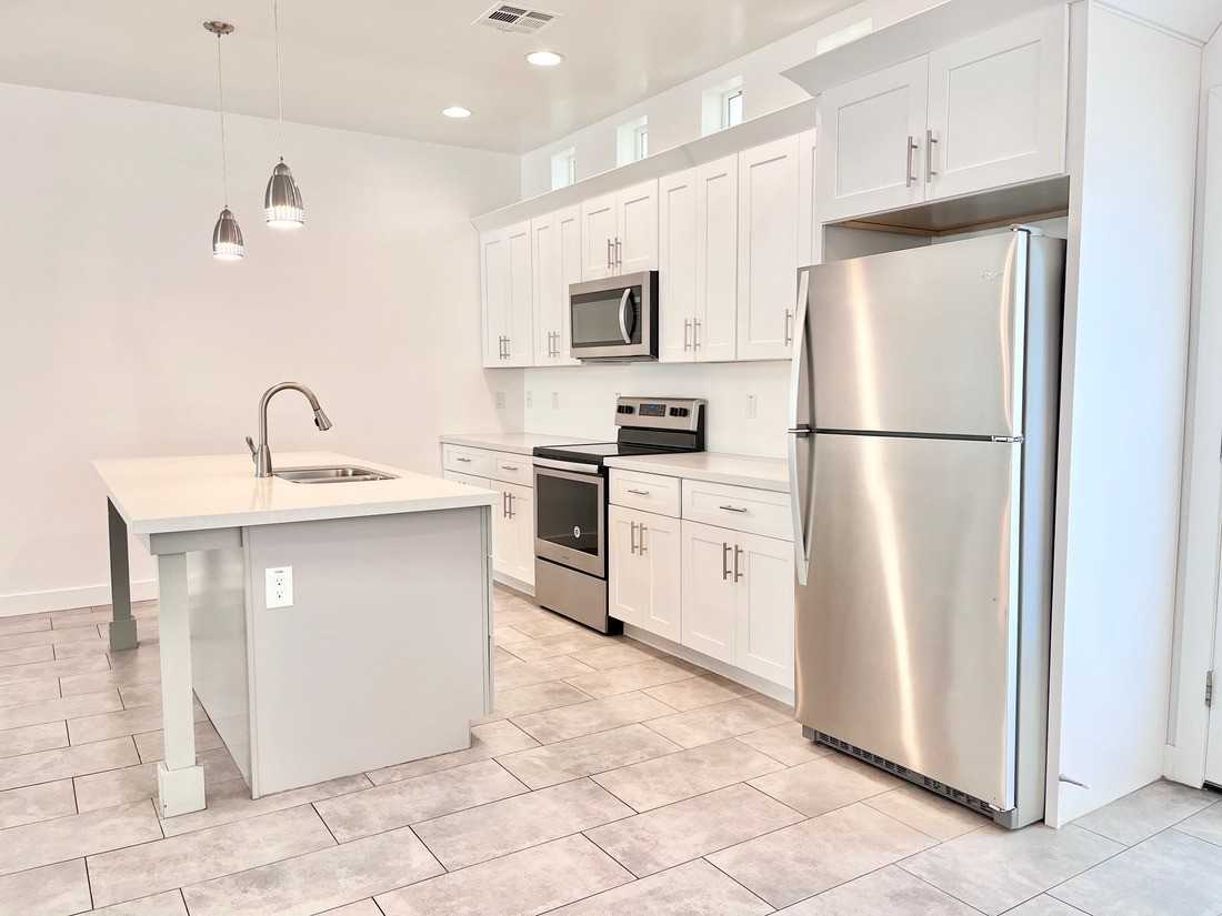 3000 N 37th St #10 - Photo 6 of 41