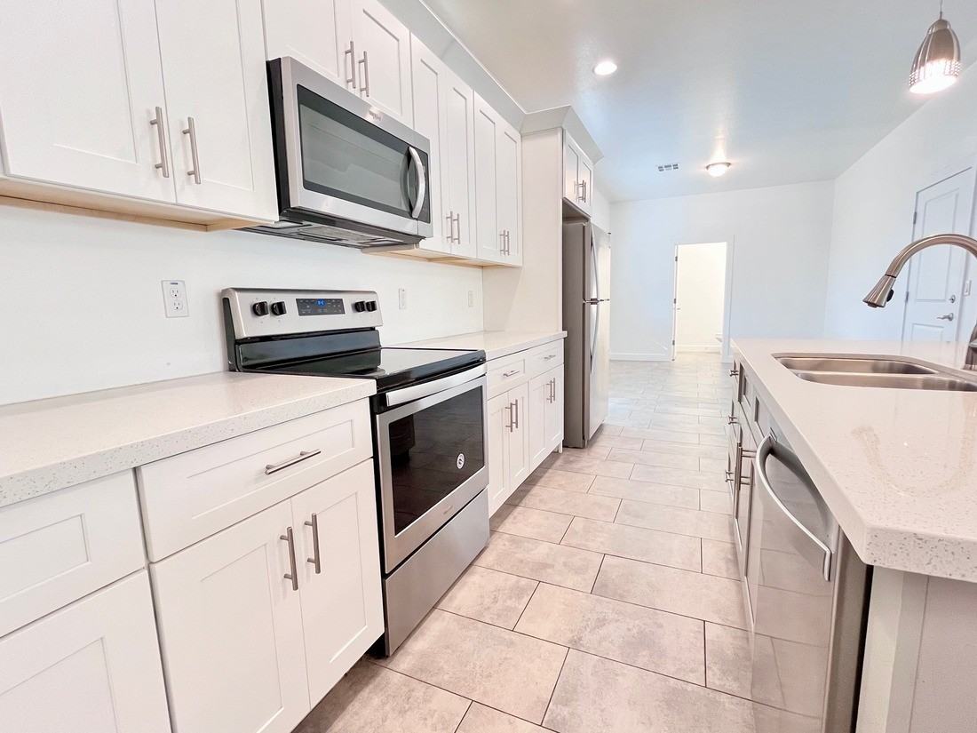 3000 N 37th St #10 - Photo 7 of 41