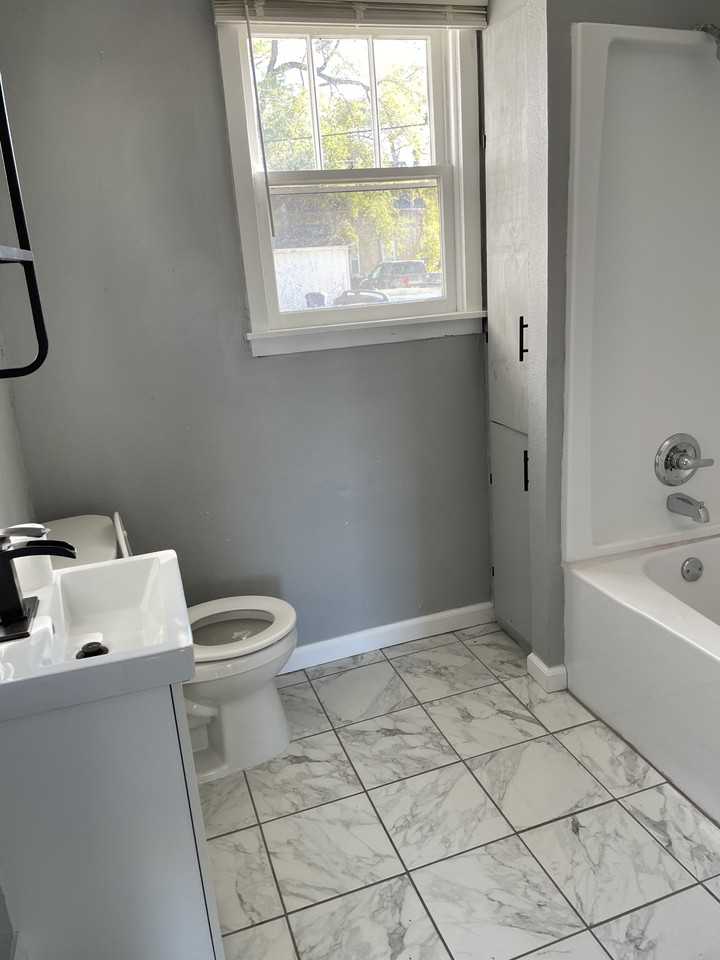 706 E Saint Germain St #NA - Photo 7 of 15