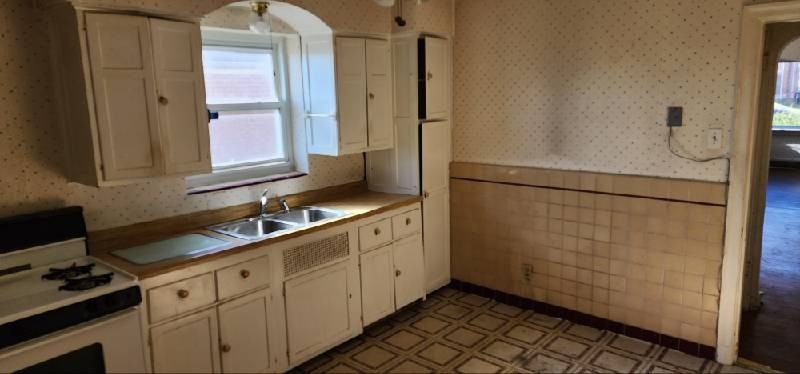 8506 Drury Ln #NA - Photo 2 of 10