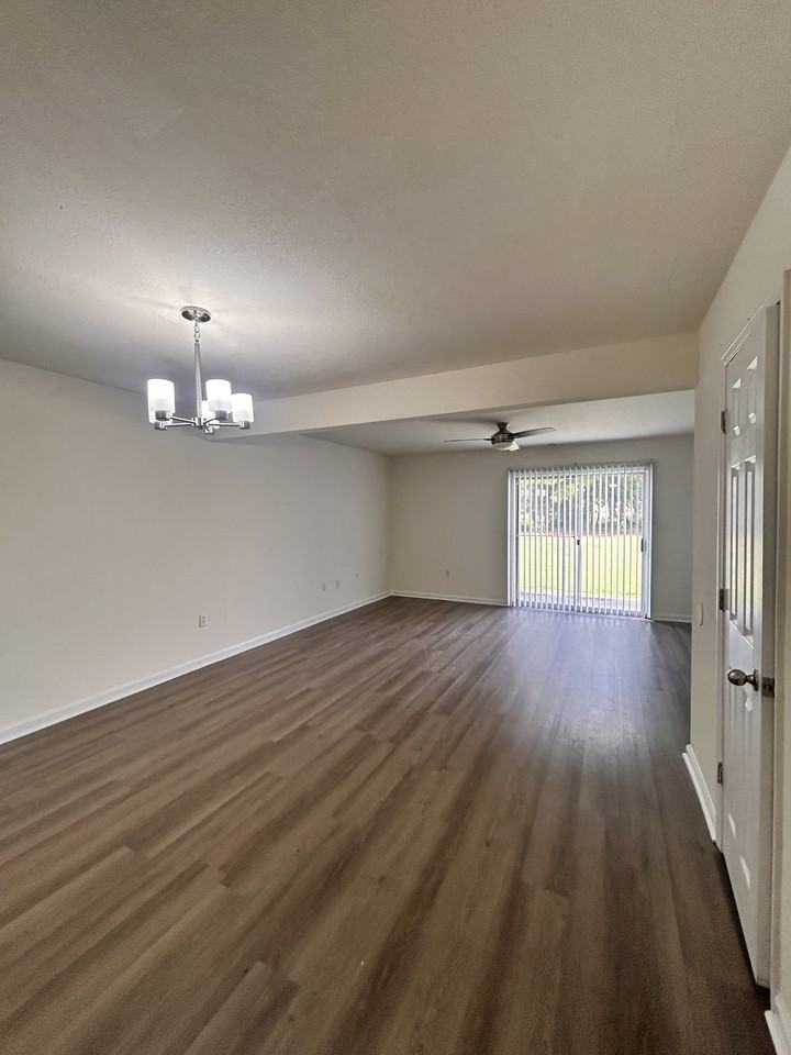 1146 1146 Fords Pointe Cir #1146 - Photo 3 of 11