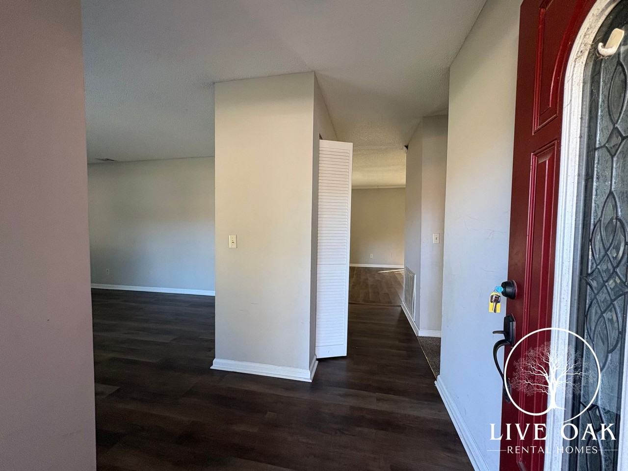 714 Hemingway Dr - Photo 3 of 12